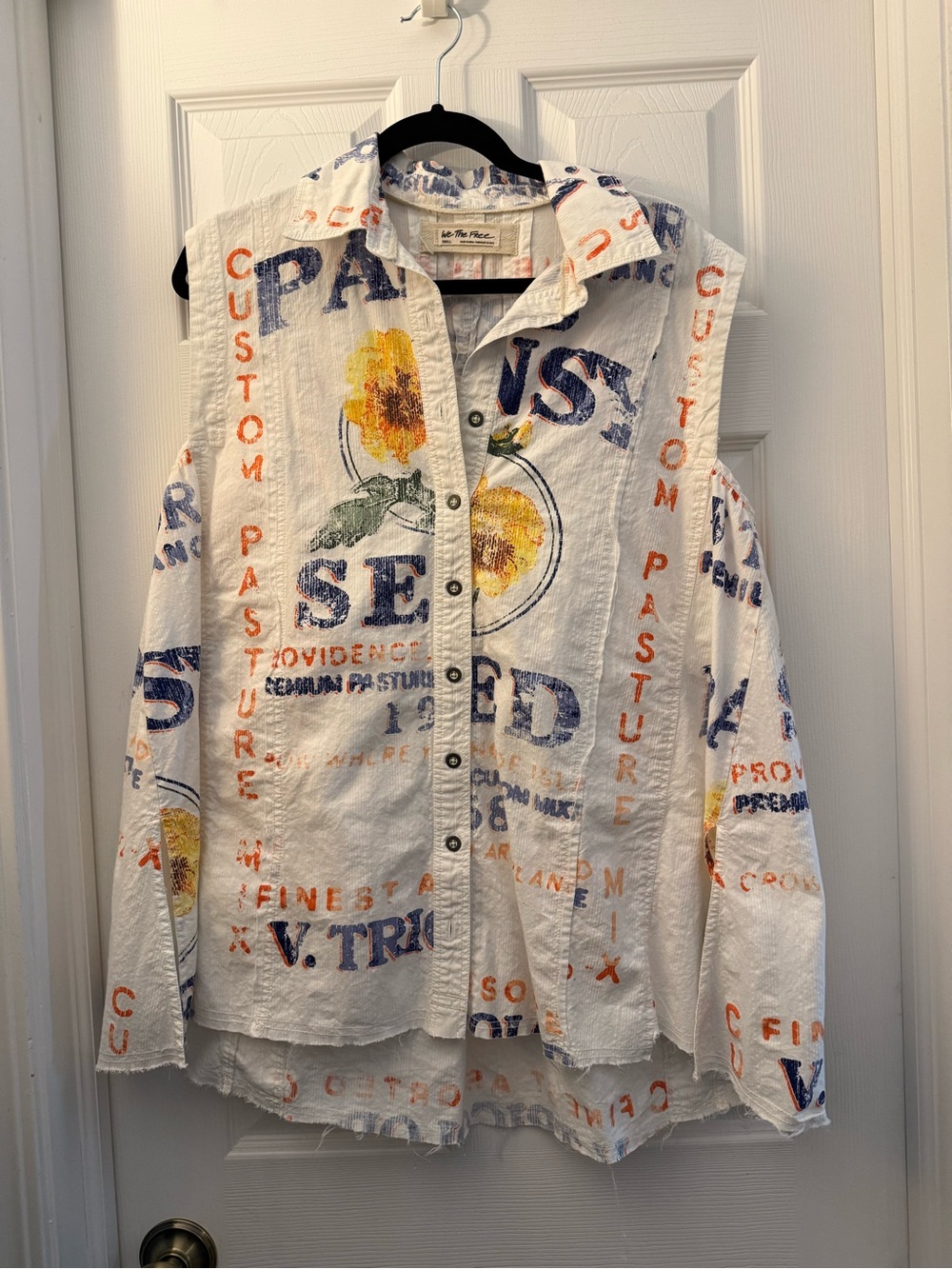 Free People We the Free Moon Flower oversized sleeveless button up. Size Small.